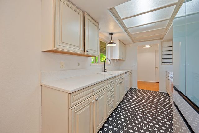 3582 Bell Rd, Auburn, CA 95603