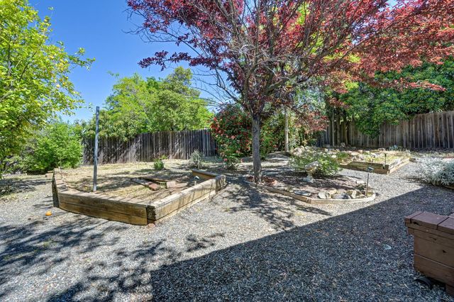 3582 Bell Rd, Auburn, CA 95603
