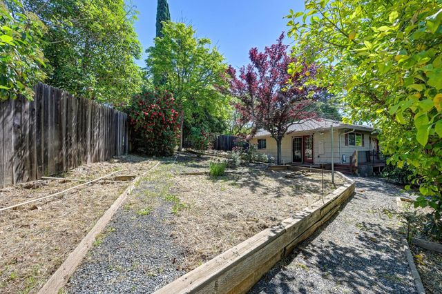 3582 Bell Rd, Auburn, CA 95603