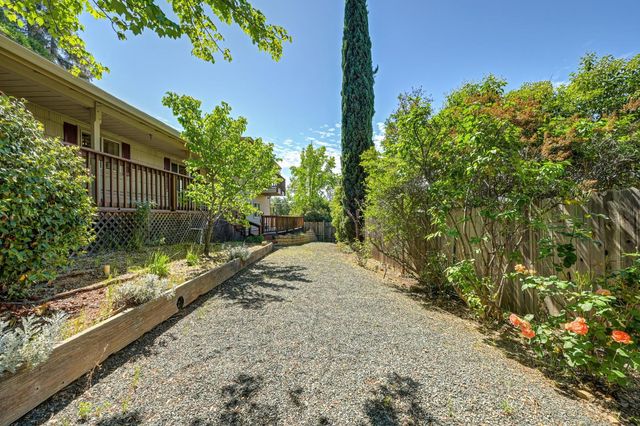 3582 Bell Rd, Auburn, CA 95603