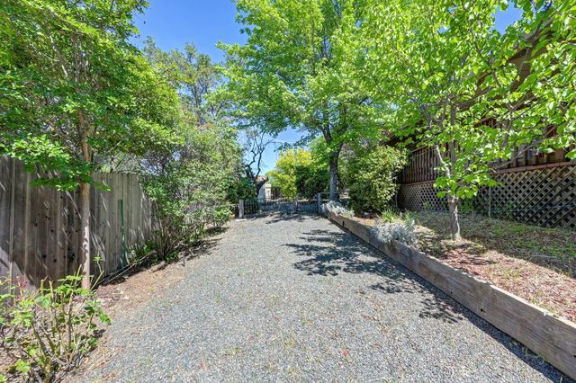 3582 Bell Rd, Auburn, CA 95603