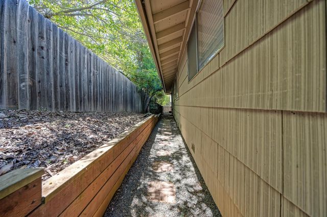 3582 Bell Rd, Auburn, CA 95603