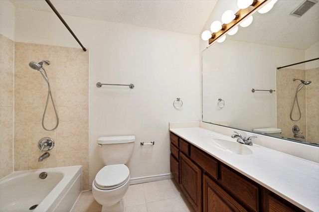 3828 Clover Hill Lane, Carrollton, TX 75007