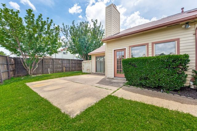 3828 Clover Hill Lane, Carrollton, TX 75007