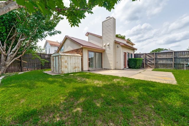 3828 Clover Hill Lane, Carrollton, TX 75007