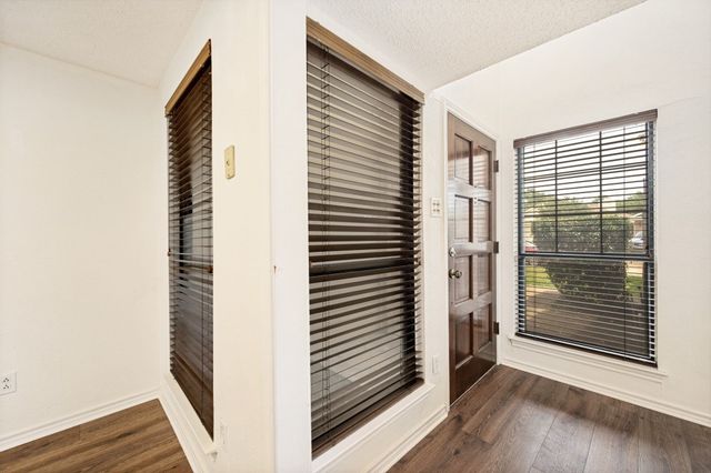 3828 Clover Hill Lane, Carrollton, TX 75007