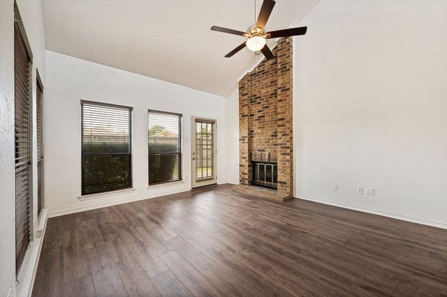 3828 Clover Hill Lane, Carrollton, TX 75007