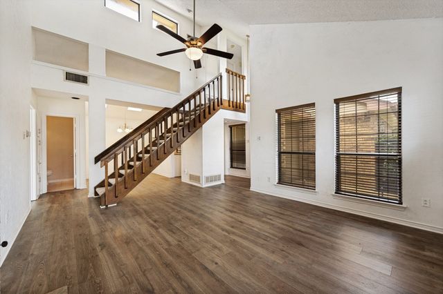 3828 Clover Hill Lane, Carrollton, TX 75007