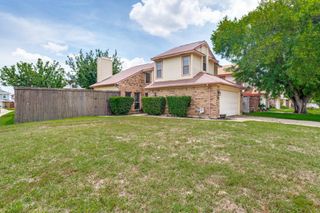 3828 Clover Hill Lane, Carrollton, TX 75007
