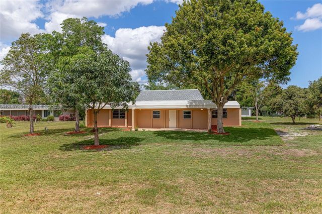 5201 Yellow Pine Ln, Tamarac, FL 33319