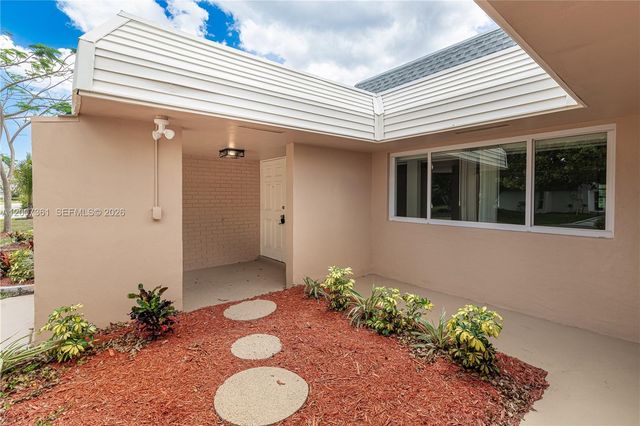 5201 Yellow Pine Ln, Tamarac, FL 33319
