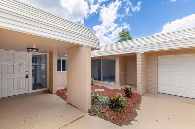 5201 Yellow Pine Ln, Tamarac, FL 33319