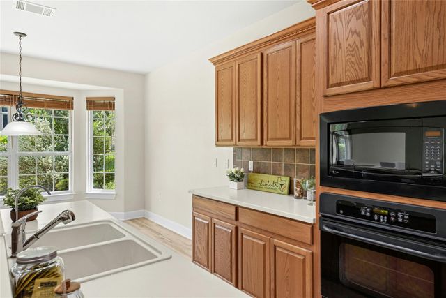 311 Rio Grande LOOP, Georgetown, TX 78633