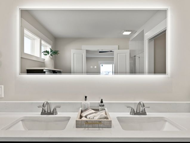 1927 PARKSIDE Drive, Sycamore, IL 60178