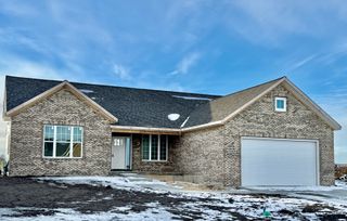 1927 PARKSIDE Drive, Sycamore, IL 60178