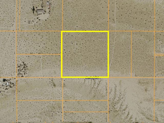112 Amboy Road, 29 Palms, CA 92277