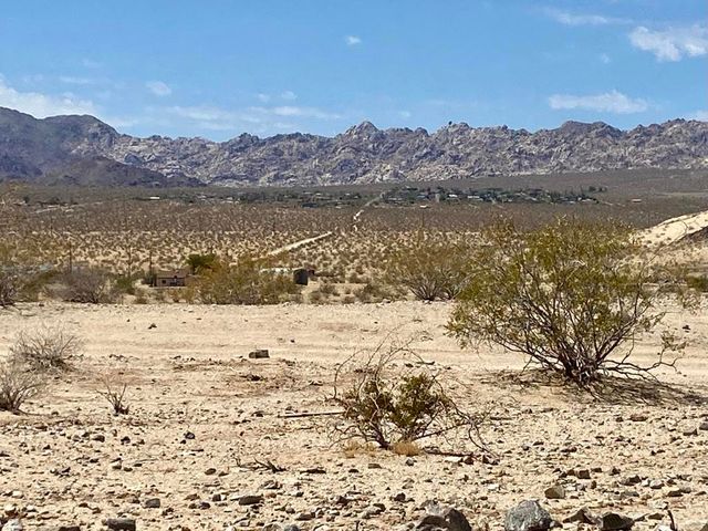 112 Amboy Road, 29 Palms, CA 92277
