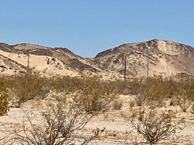 112 Amboy Road, 29 Palms, CA 92277