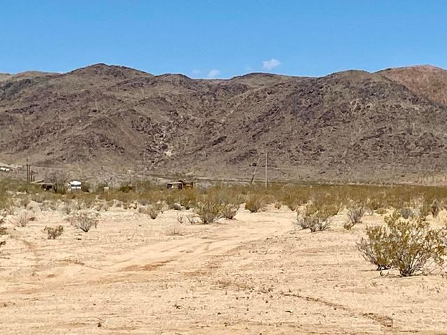 112 Amboy Road, 29 Palms, CA 92277