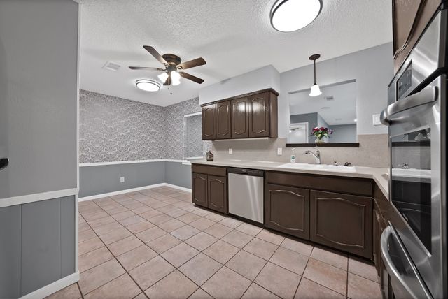 1103 Wildwood Drive, Arlington, TX 76011