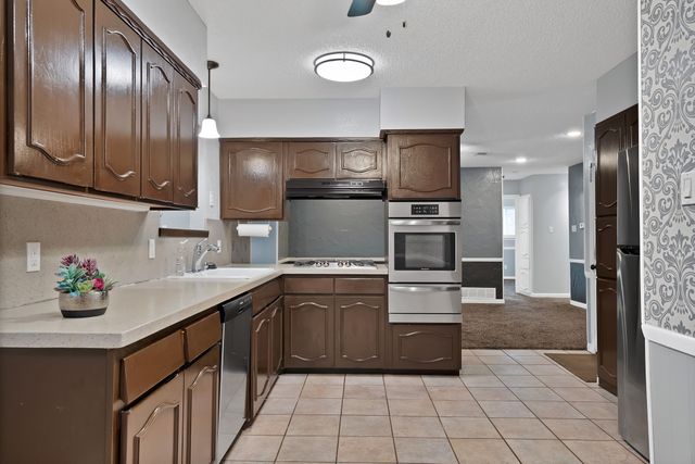 1103 Wildwood Drive, Arlington, TX 76011
