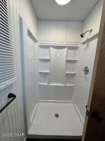 106 W South Street, Neosho, MO 64850