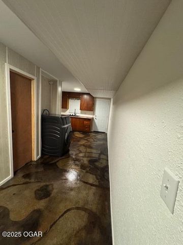 106 W South Street, Neosho, MO 64850