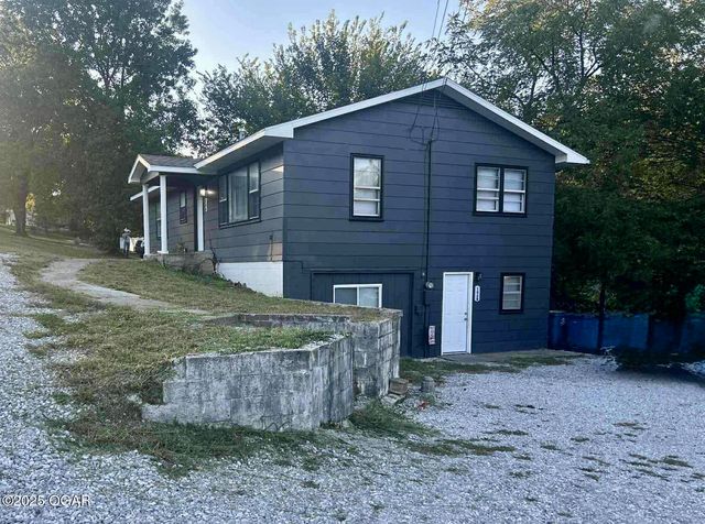 106 W South Street, Neosho, MO 64850