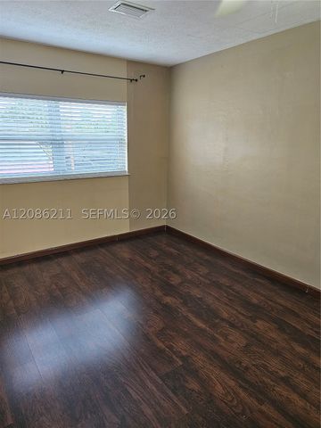 3500 NW 39th St 0, Lauderdale Lakes, FL 33309