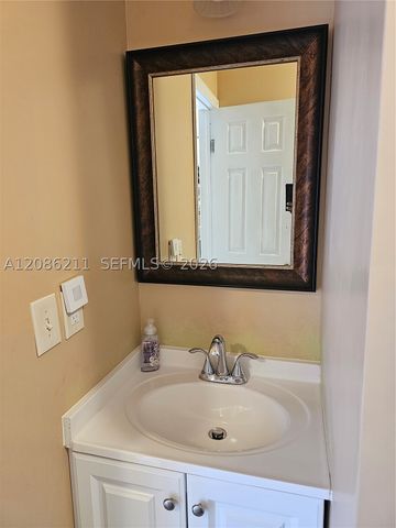 3500 NW 39th St 0, Lauderdale Lakes, FL 33309