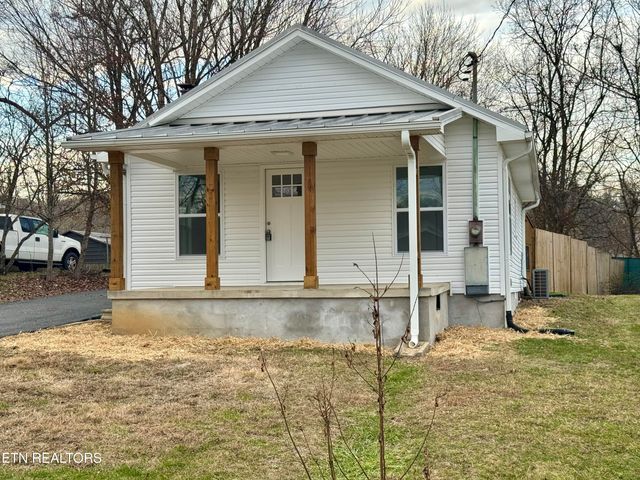 1607 Berry Rd, Knoxville, TN 37920