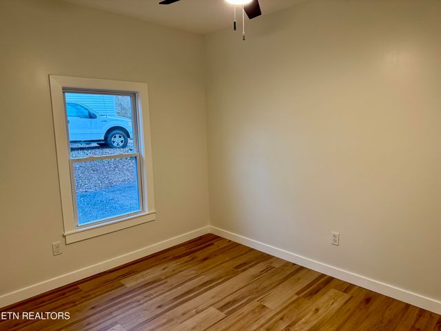 1607 Berry Rd, Knoxville, TN 37920