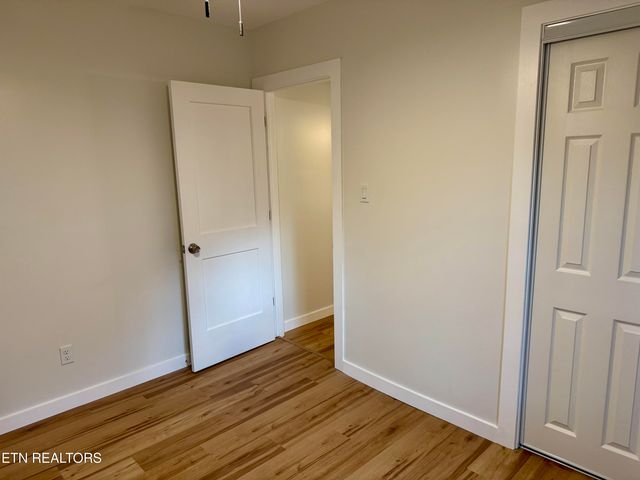 1607 Berry Rd, Knoxville, TN 37920