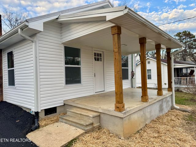 1607 Berry Rd, Knoxville, TN 37920