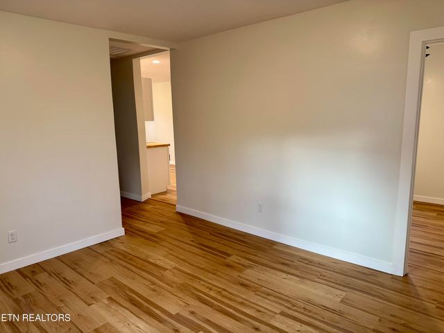 1607 Berry Rd, Knoxville, TN 37920