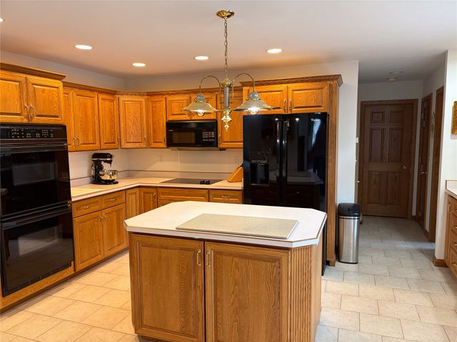 5209 ANNENDALE Drive, Erie, PA 16506
