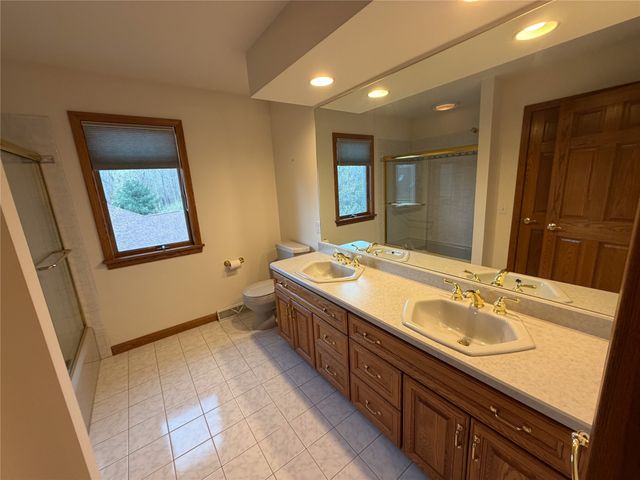 5209 ANNENDALE Drive, Erie, PA 16506