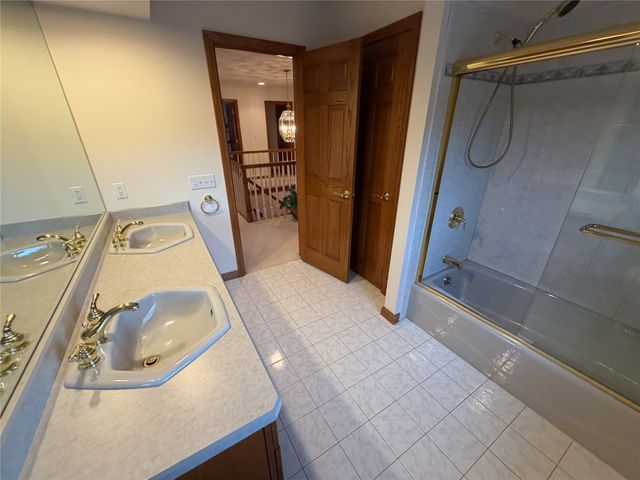 5209 ANNENDALE Drive, Erie, PA 16506