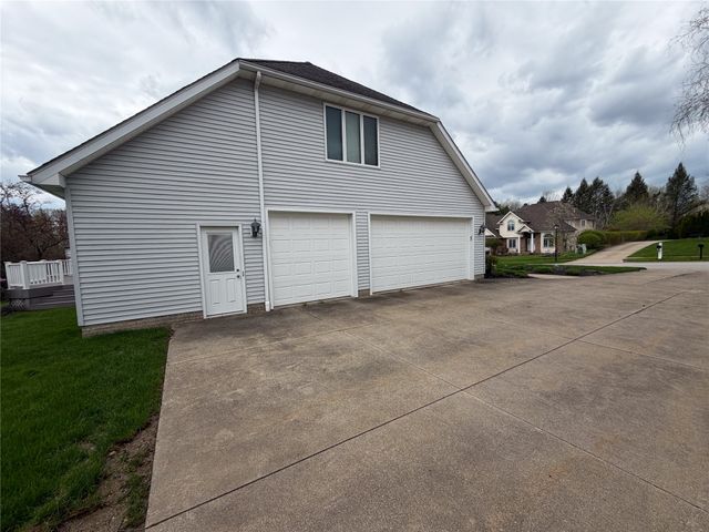 5209 ANNENDALE Drive, Erie, PA 16506
