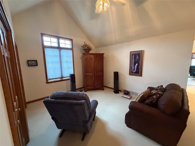 5209 ANNENDALE Drive, Erie, PA 16506