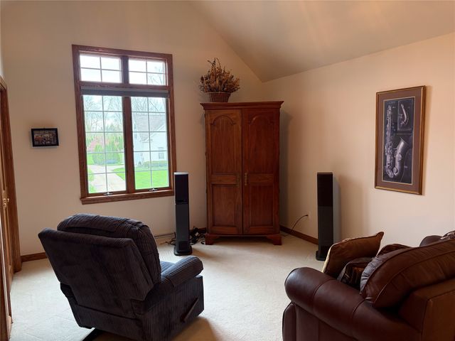 5209 ANNENDALE Drive, Erie, PA 16506