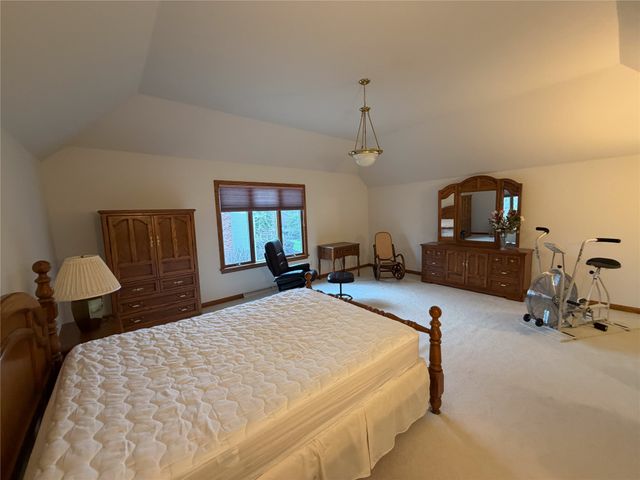 5209 ANNENDALE Drive, Erie, PA 16506