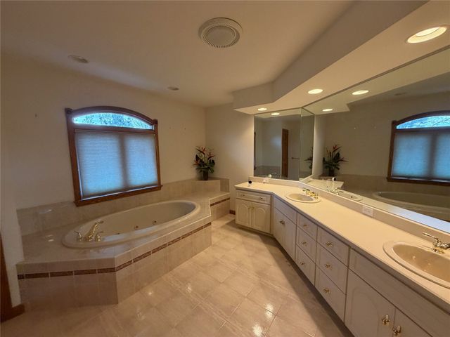 5209 ANNENDALE Drive, Erie, PA 16506