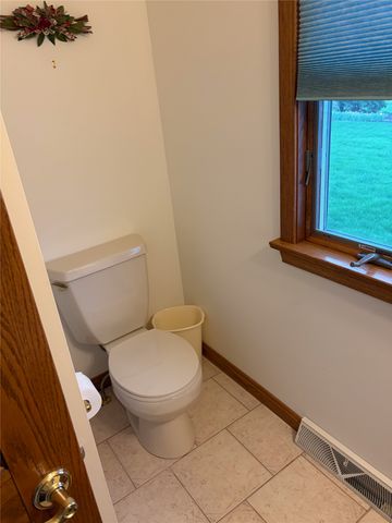 5209 ANNENDALE Drive, Erie, PA 16506