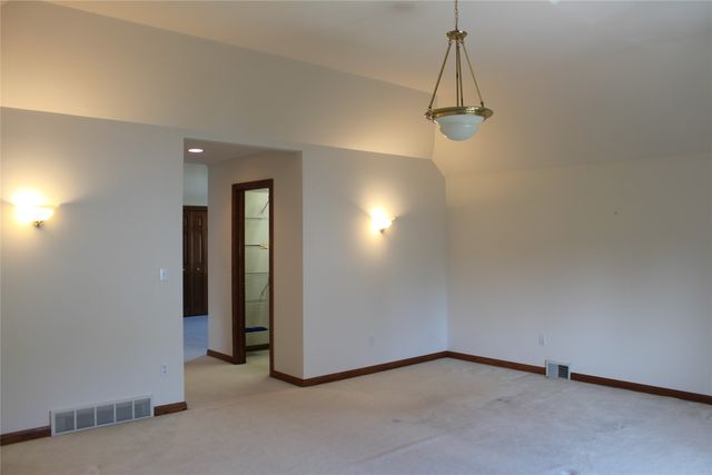 5209 ANNENDALE Drive, Erie, PA 16506