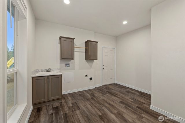 38143 State Route 20, Oak Harbor, WA 98277