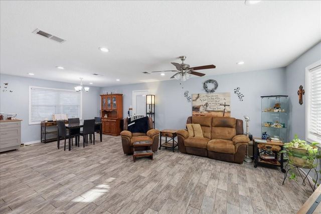 321 S 44th Street, Orange, TX 77630