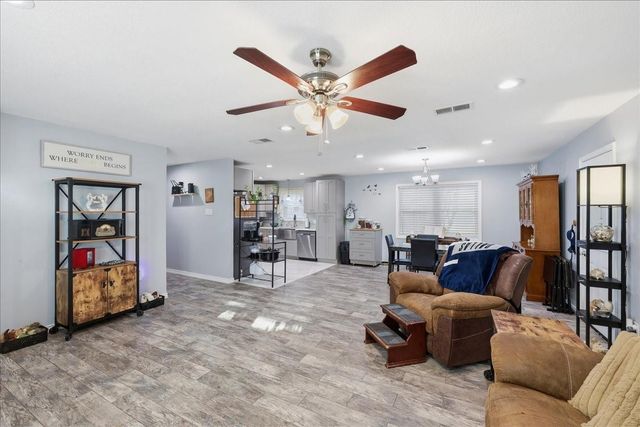 321 S 44th Street, Orange, TX 77630