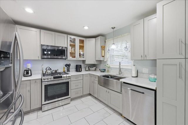 321 S 44th Street, Orange, TX 77630