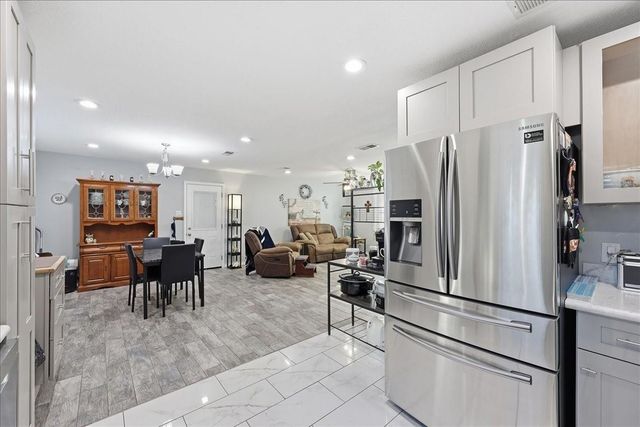 321 S 44th Street, Orange, TX 77630